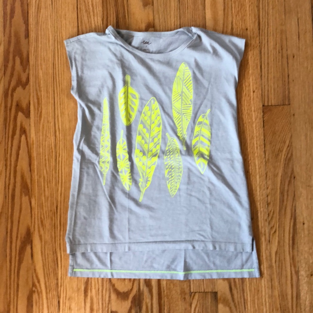 Like new Tea Collection tee size 7